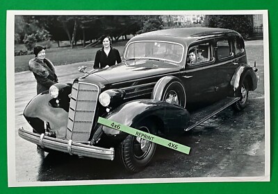 Found PHOTO of Old Vintage 1930's Touring Sedan Classic Car with Flapper Girls