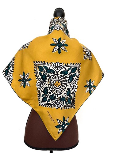 New Burberry Scarf Lucky Floral Yellow Gold Alhambra Green Flower Silk Wrap - Picture 7 of 21