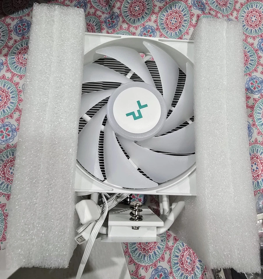 DeepCool AG400 WH White CPU Cooler for Intel 1700/1200/115X and AM5/AM4 CPUs - Image 4 of 4