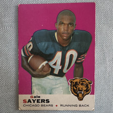 Topps 1969 Topps Gale Sayers Chicago Bears #51 Rookie NFL Football Card. rookie card picture