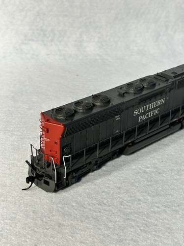 Nice BLI Southern Pacific RRBloody Nose SD-45 HO DCC/Sound Paragon 4 - Picture 7 of 13