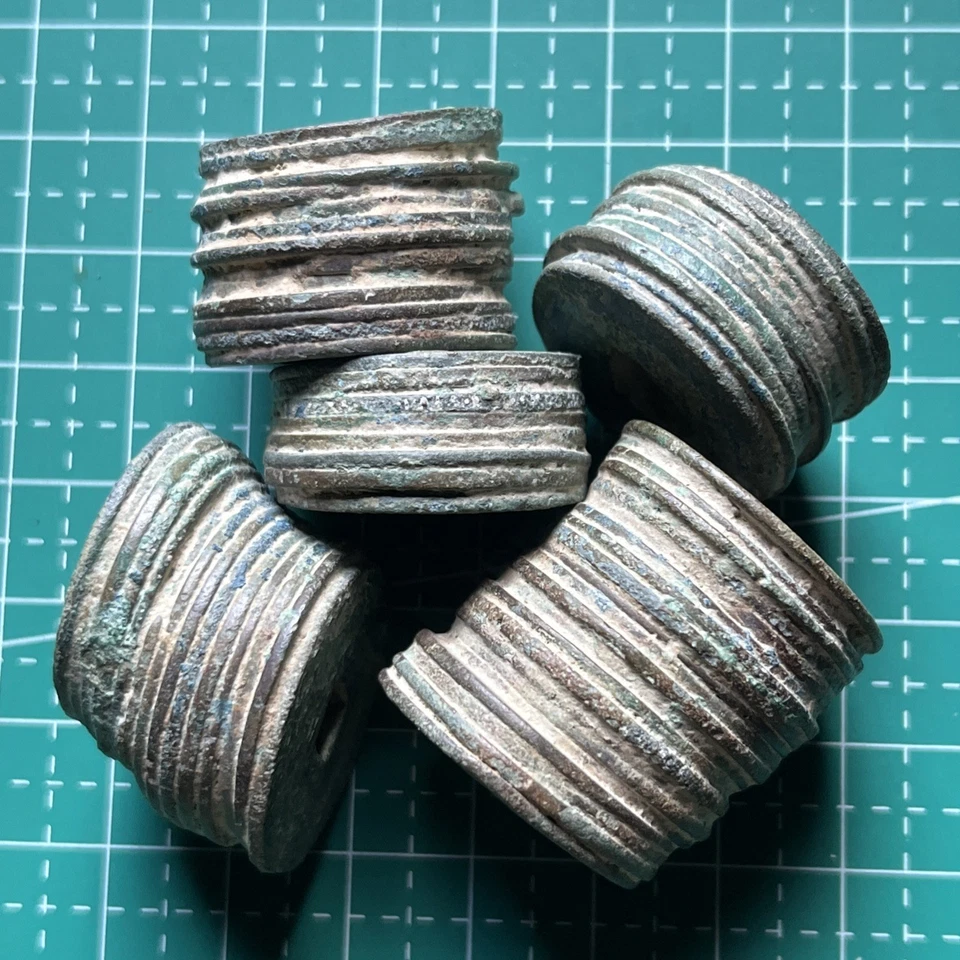 Lot ± 250 Grams Chinese Song Dynasty Bronze Coin Clumps – Java Indonesia Find #1 - Image 1 of 4