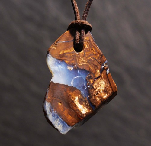 Edelstein Anhänger gebohrt G-O Kristall Rohstein Fossilien Nugget für Lederband - Bild 225 von 252