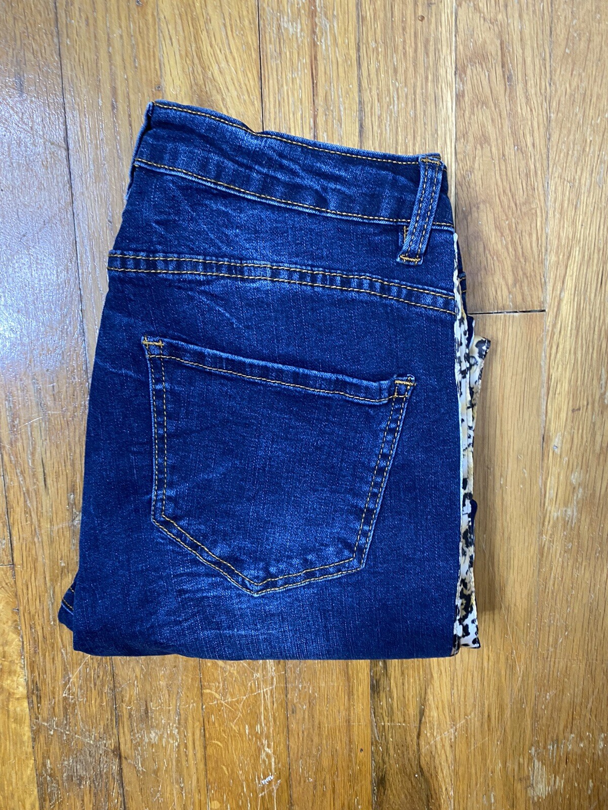 Picture 1 of 4