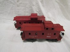 LIONEL TRAIN CAR O GAUGE FREIGHT ROLLING STOCK 2 CABOOSE 6257 RED RAILROAD