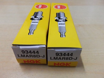 13,70 /stck 2 NGK LMAR8D-J Zündkerzen Can-AM Outlander 1000 R  Bj 17 - 18