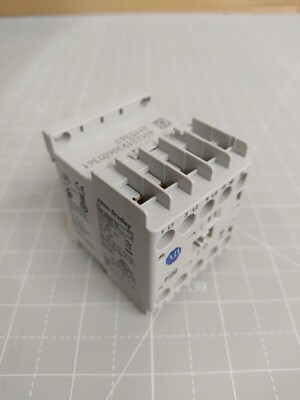 Rockwell Automation  Allen Bradley 100-K09ZQ10M IEC 9A, 3 Phase Miniatur Schütz