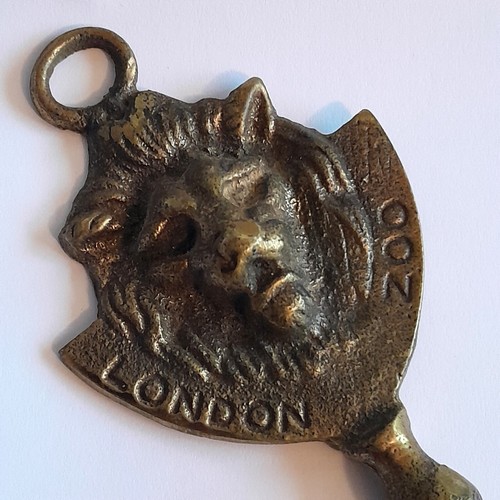 Vintage Brass Corkscrew London Zoo Lion Collectable - Picture 2 of 5