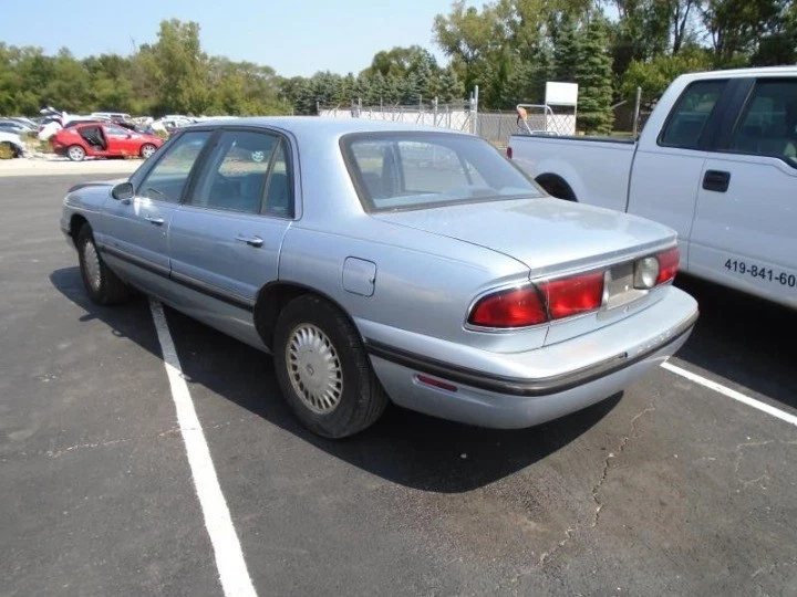 1996-2005 Buick Lesabre Regal 3.8L Lower Intake Manifold Assembly OEM - Image 4 of 4