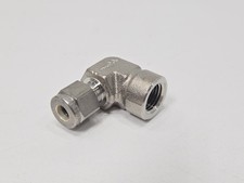 Swagelok SS-400-8-4 1/4" Tube x 1/4" Female pipe