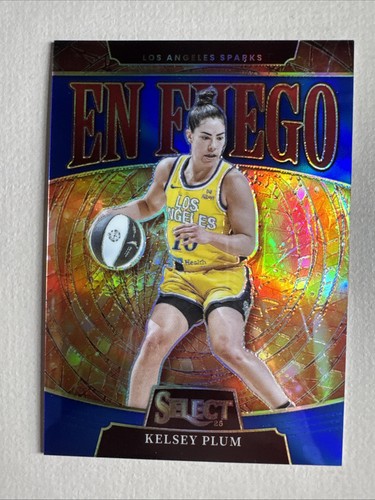2025-26 Panini Select WNBA BLUE PRIZM EN FUEGO KELSEY PLUM #12 26/49 Los Angeles