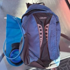 Camelbak Day star Hydration Pack With  Hydration Bladder And 2 Compartments M4