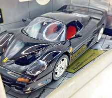 1:18 Ferrari F50 1995. 3382 Bburago Gold Collection.