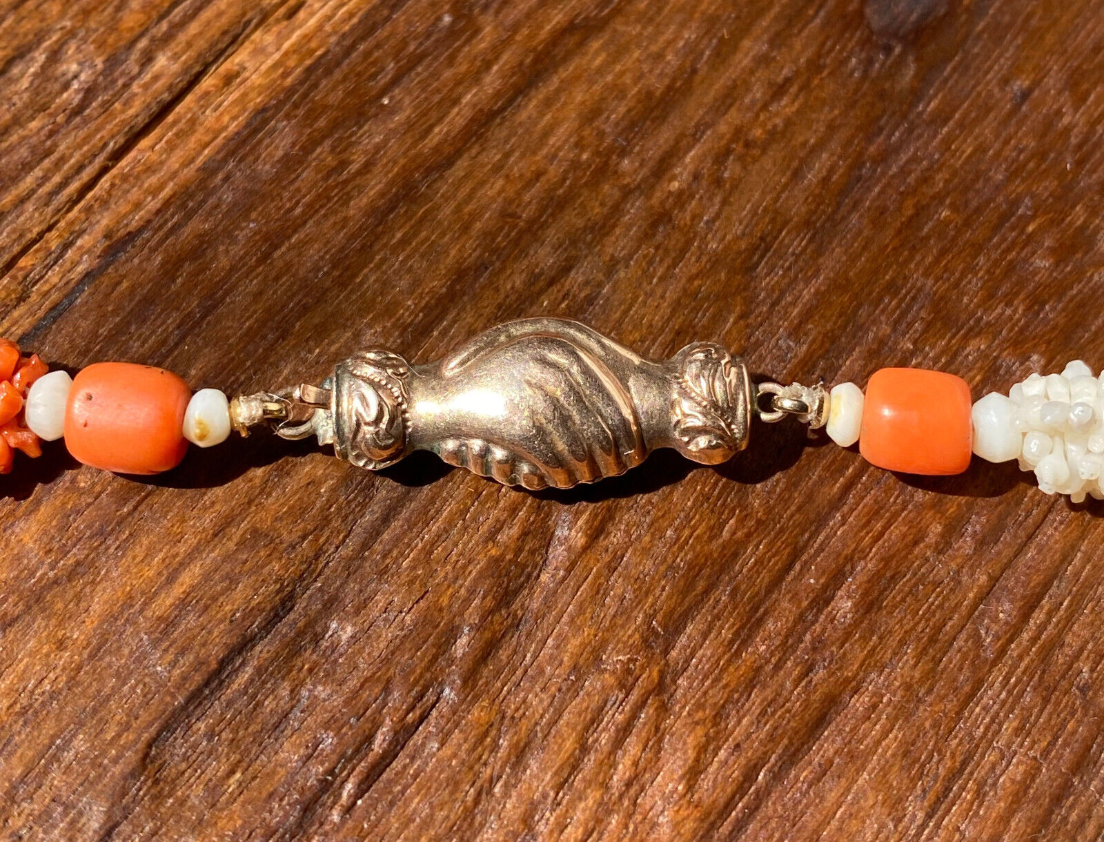 ANTIQUE GEORGIAN CARVED SALMON & WHITE CORAL ROLL… - image 9