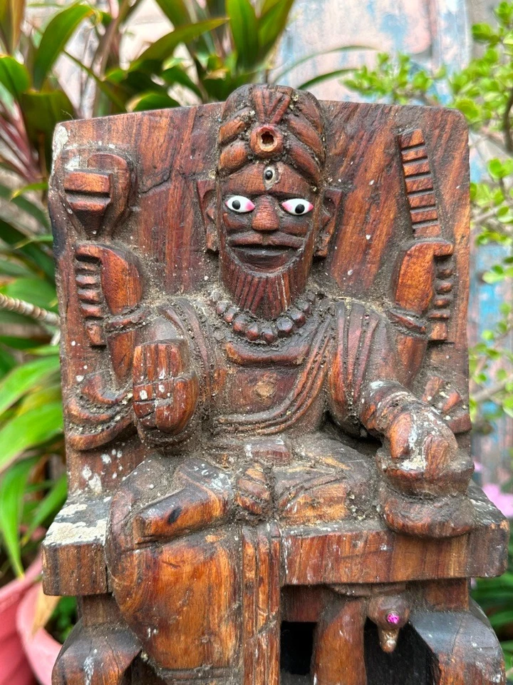 Figura antigua de madera de 1700 hecha a mano de la diosa hindú Kali Foto 4 de 4