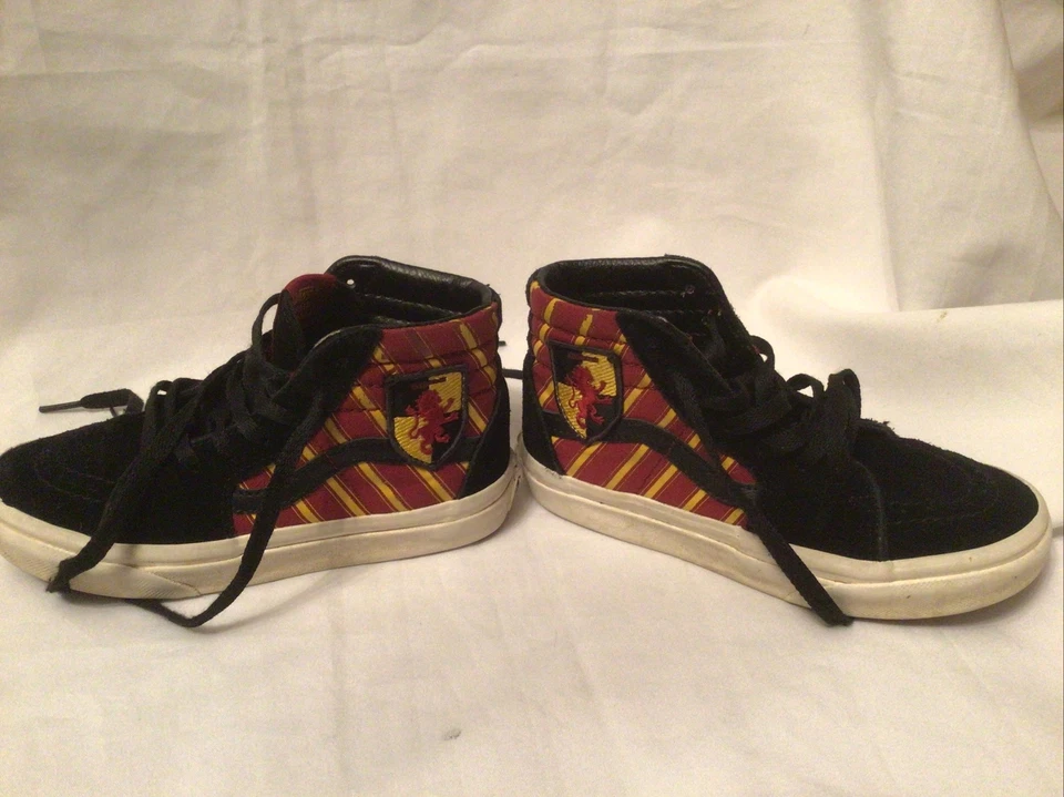 Vans X Harry Potter Gryffindor Sk8-Hi Limited Niños 13 Zapatos Hogwarts Prendas para el torso alto Foto 4 de 4