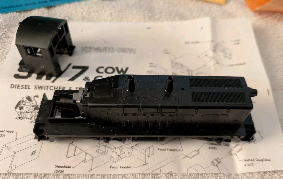 Athearn HO Undecorated SW7 COW Diesel Switcher *Read* Detroit Toledo Shoreline  - Image 2 of 4