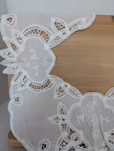Vintage White Cotton Linen Battenberg Lace Style Collar - Picture 2 of 8