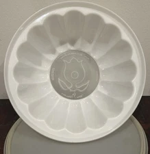 Vintage TUPPERWARE Small Jello Gelatin Mold with Tulip Lid - 8 x 3.5in