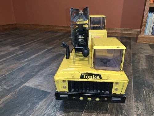 Tonka Mighty Tonka Pressed Steel Yellow Crane Truck Construction Toy
