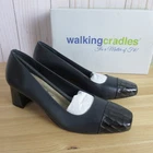 Walking Cradles Mira Womens size 9.5 N NARROW Navy Heels Croc Cap Toe Pumps