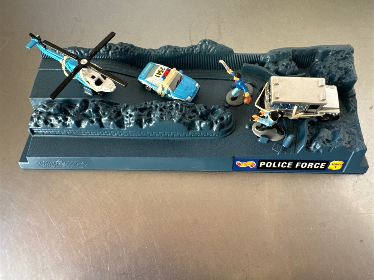 Mattel Hot Wheels PLANET MICRO 1997 Multi Vehicle Police Force