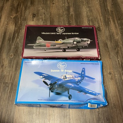 Lindberg Classic Series 1/72 Mitsubishi G4M2  Betty  Japanese Bomber Kit & Extra