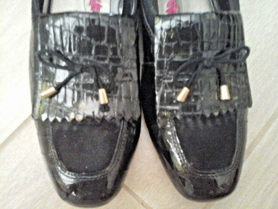 Ros Hommerson Black Croc Embossed Patent Leather Low Heel Loafer        Size 8N - Image 3 of 4