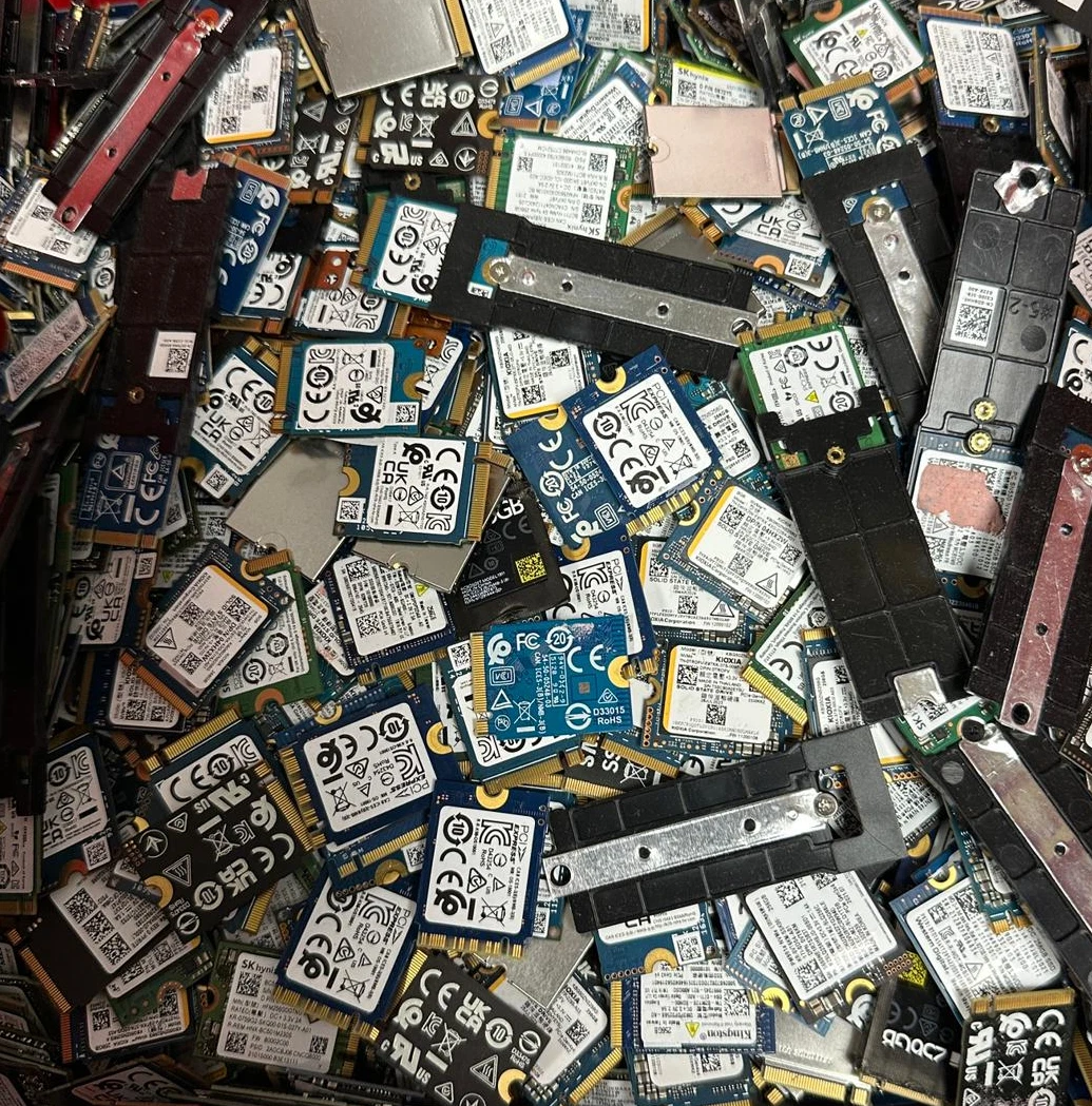 LOT of 50 Mixed WD/Samsung/SK Hynix 256Gb PCIe NVMe SSD M.2 2230 w/ 2280 adapter Review