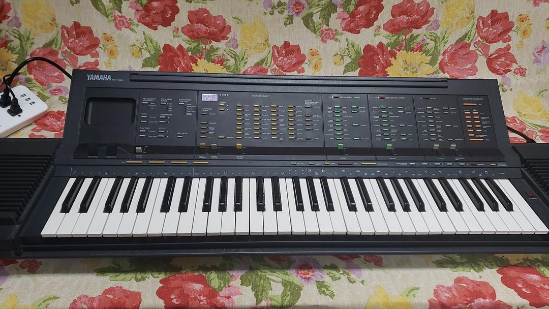 YAMAHA PSR-6300 ポータブルキーボードポータトーン シンセサイザー Yamaha Portatone PSR-6300 Keyboard (1986) | Wolf Review