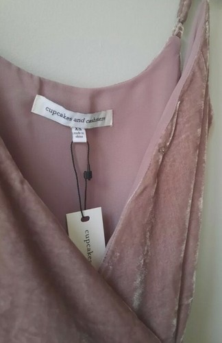 CUPCAKES & CASHMERE CRUSHED VELVET MINI WRAP DRESS SIZE XS UK Size 6 8 RRP £ 115 - Picture 9 of 9