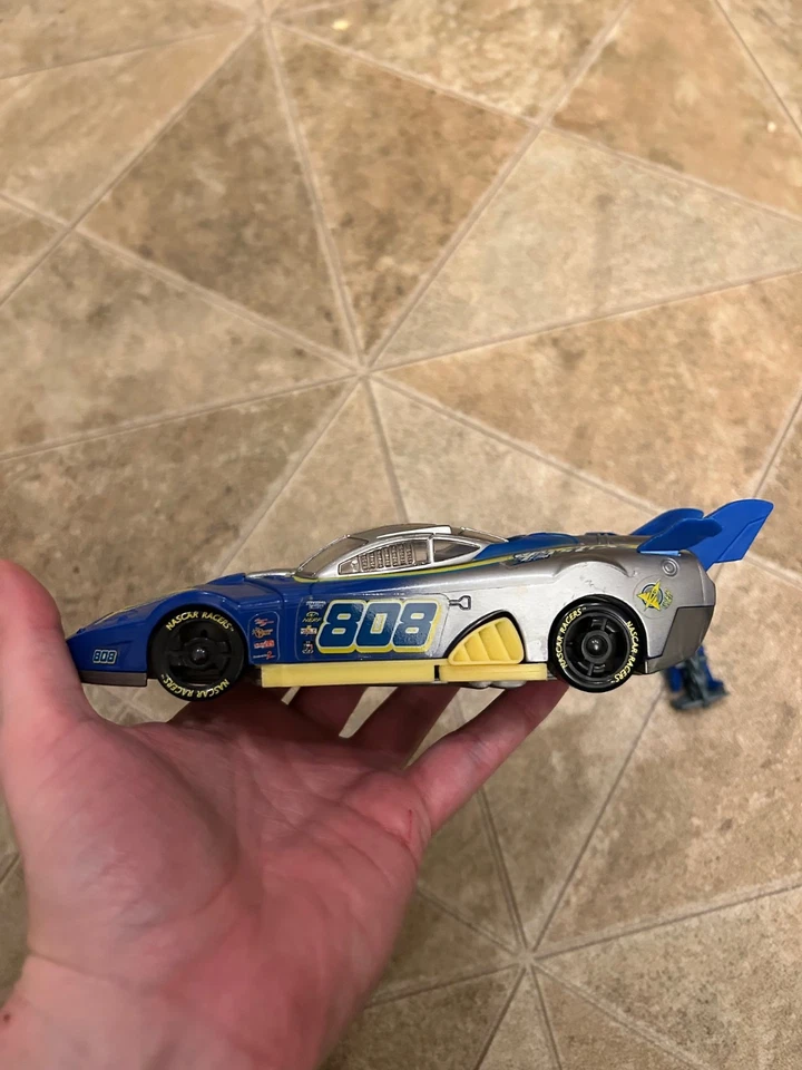 Hasbro NASCAR Racers "Flyer" Steve Sharp 808 figure + car - Image 3 of 4