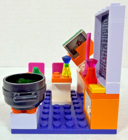 LEGO (4721) Harry Potter: Hogwarts Classroom - w/Box & Instructions - READ DESC.