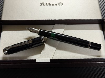 Near Mint Pelikan Souveran M805 Black Silver Trim Fountain Pen M Nib