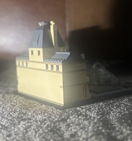 LEGO Architecture Louvre 21024 Set 695pcs Landmark Series Box 