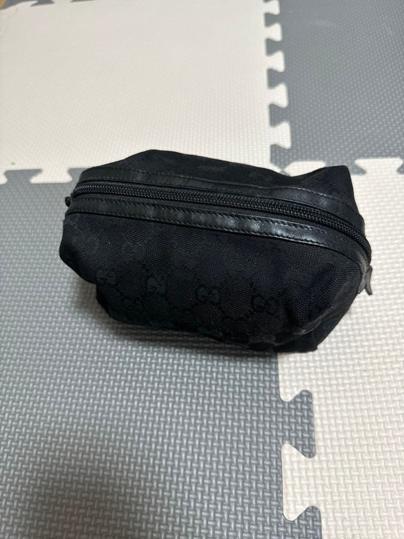 GUCCI Pouch 01a - image 2