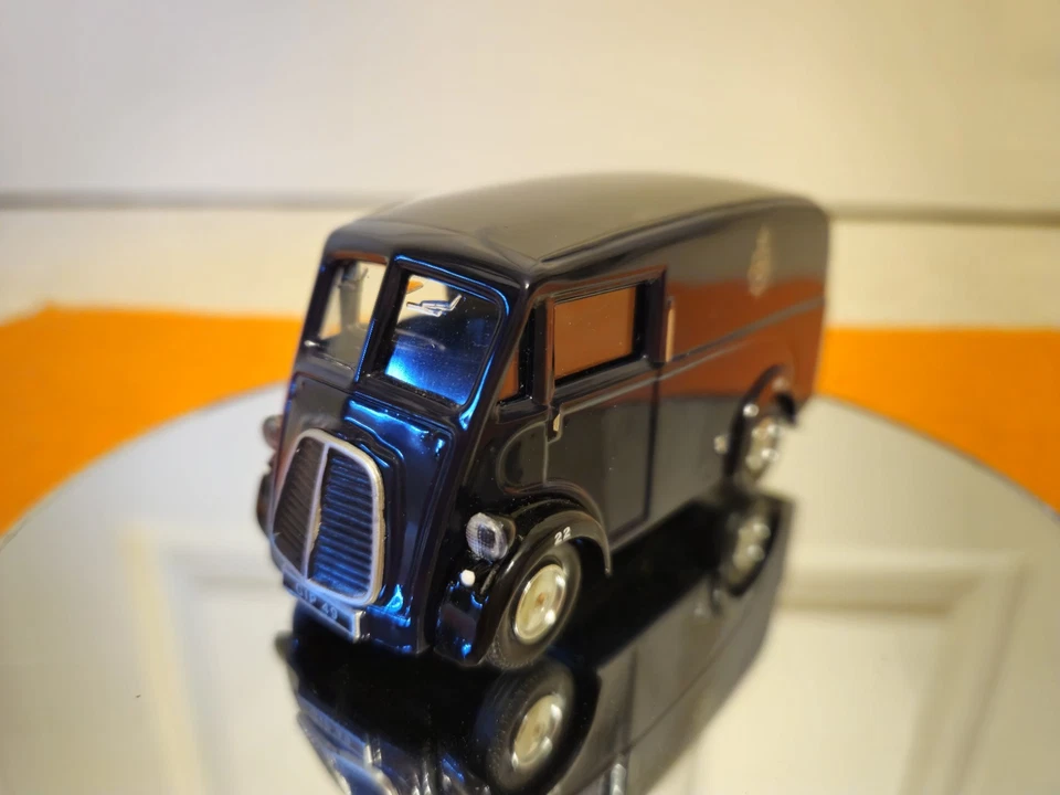 CORGI 1:43 D983 MORRIS J VAN METROPOLITAN POLICE "KEPT IN CABINET" FLAWLESS - Image 2 of 4