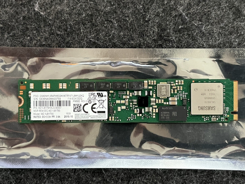 Samsung PM983 1.92TB NVMe PCIe3.0 M.2 22110 SSD MZ-1LB1T90 MZ1LB1T9HALS-00007