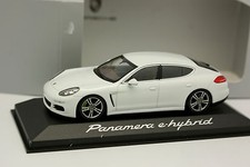 Minichamps 1/43 - Porsche Panamera E Hybrid White