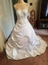 Oleg Cassini Wedding Gown Size 4 NWT