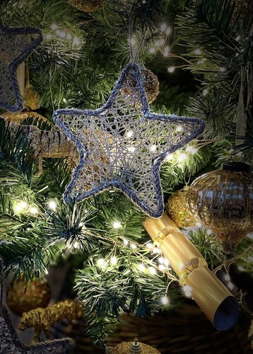 Christmas Decoration, Natural Jute Twine, Gold Glitter Star, Metal Base 15cm - Picture 8 of 17