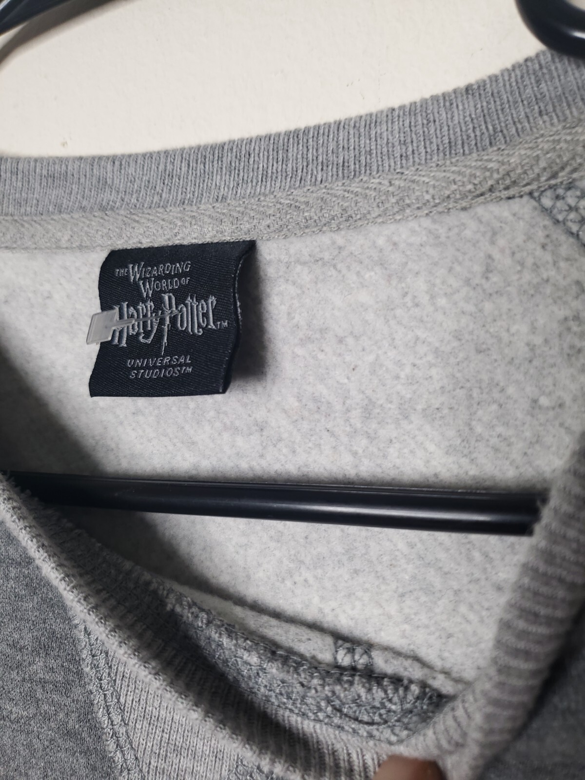 Universal Studios Authentic Gryffindor Sweatshirt… - image 13