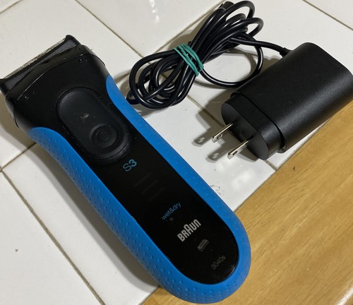 Braun Electric Shaver Series 3 ProSkin 3040s Wet & Dry Foil Razor with Cord