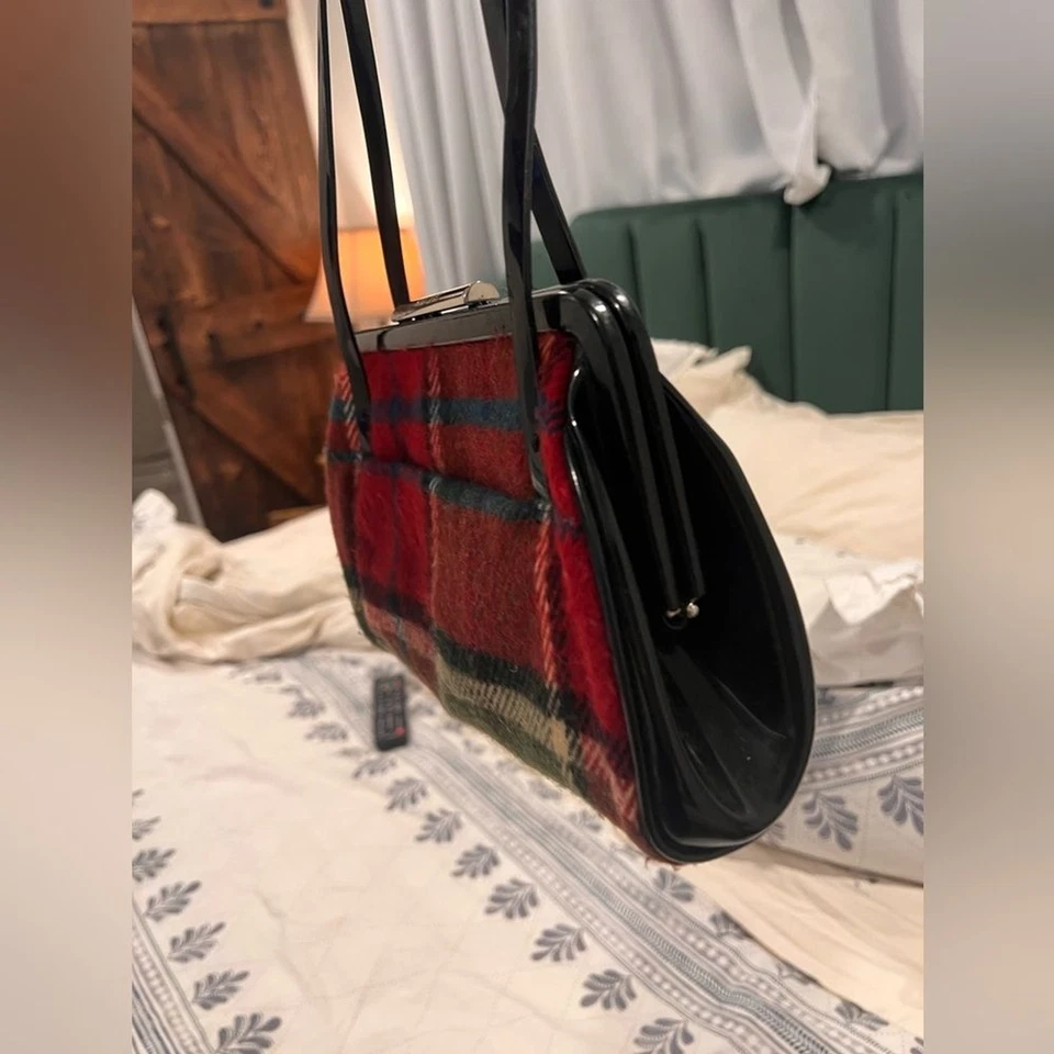 Bolso sin asas Nine West asa superior cuadros tartán cuadros negro charol bolso vintage Foto 3 de 4