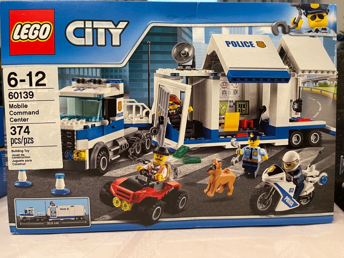 LEGO Mobile Command Center City Police (60139) Retired!!