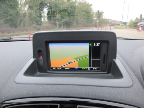 2012 Renault Clio 1.2 16V Dynamique TomTom 3dr Cambelt Recent HATCHBACK Petrol M - Picture 18 of 23