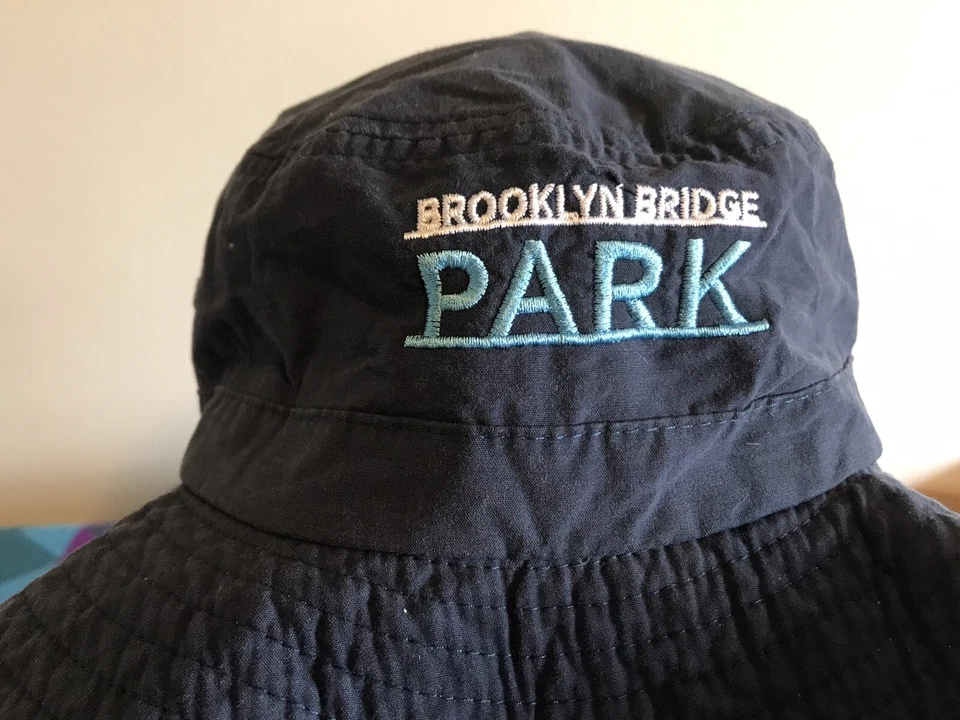 Brooklyn Bridge Park Adams Bloqueador Solar UPF 50+ Sombrero Cubo Azul Talla S/M Exterior Foto 2 de 4