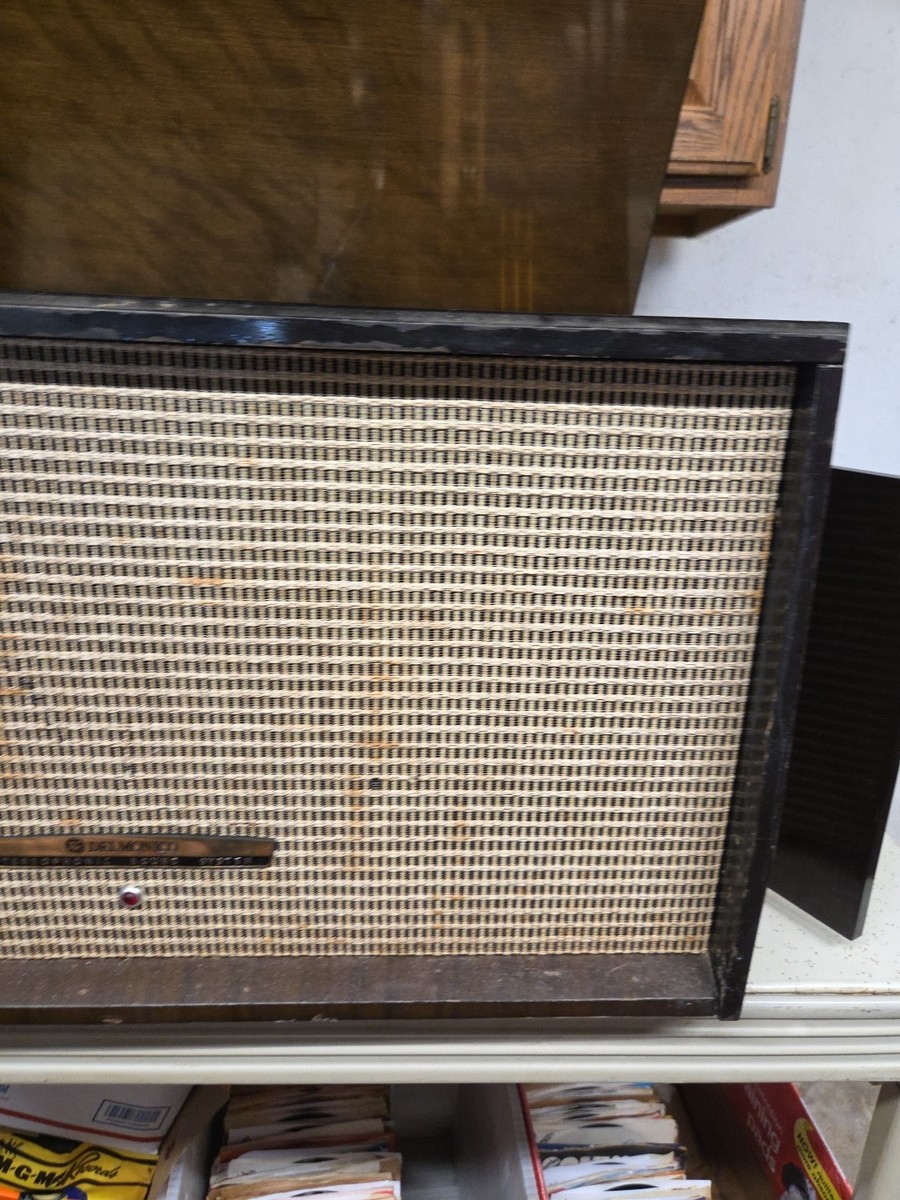 VINTAGE 1960's DELMONICO STEREOPHONIC AM FM RECORD PLAYER Model
