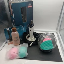 Luxe Makeup Brush Cleaner with Makeup Cleaning Solution USB Charging Station