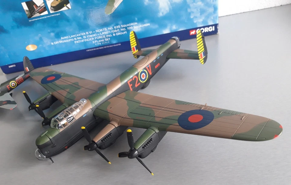 Corgi: Lancaster BVI & Mosquito MK9, Pathfinder Box Set, 1:72 scale. Pre-Owned. - Image 4 of 4